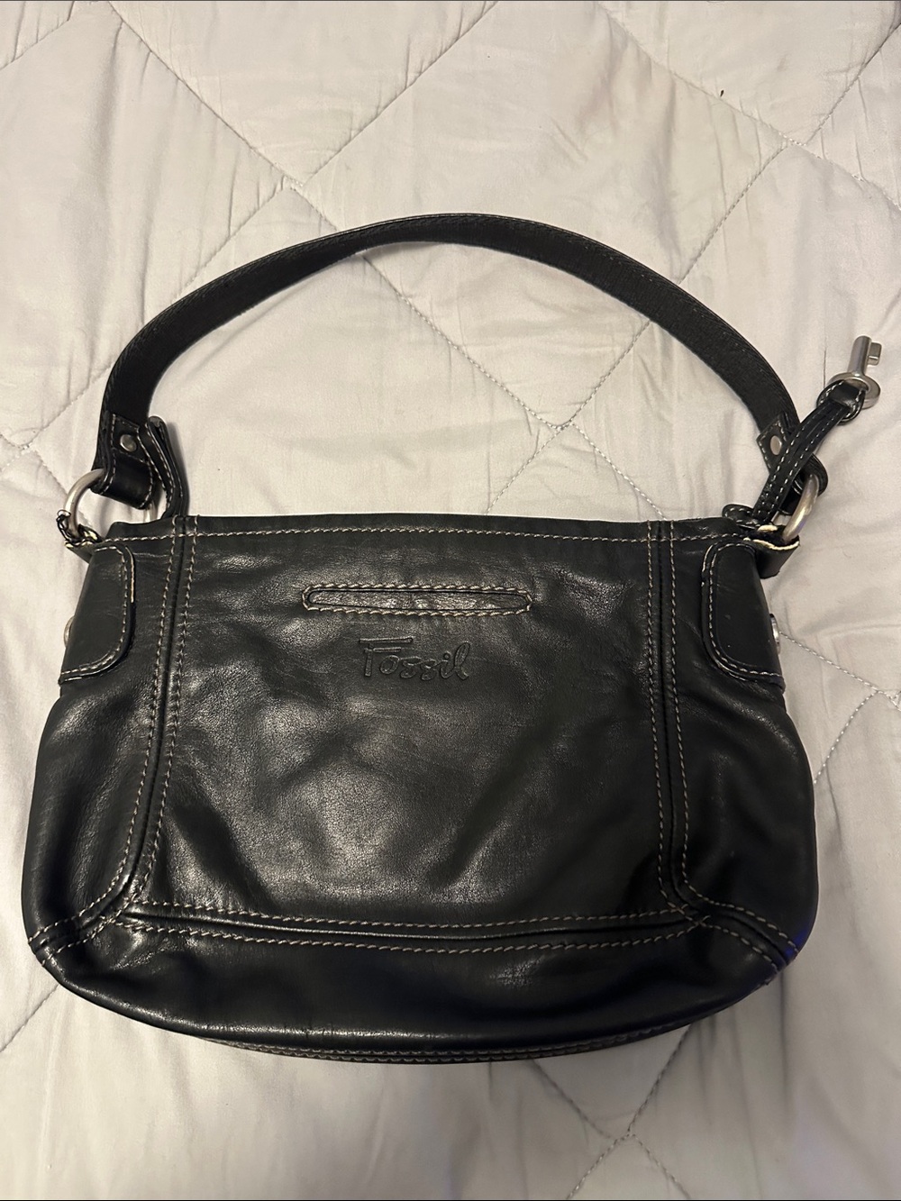 Fossil Black Leather Shoulder Bag with Contrast Stitching